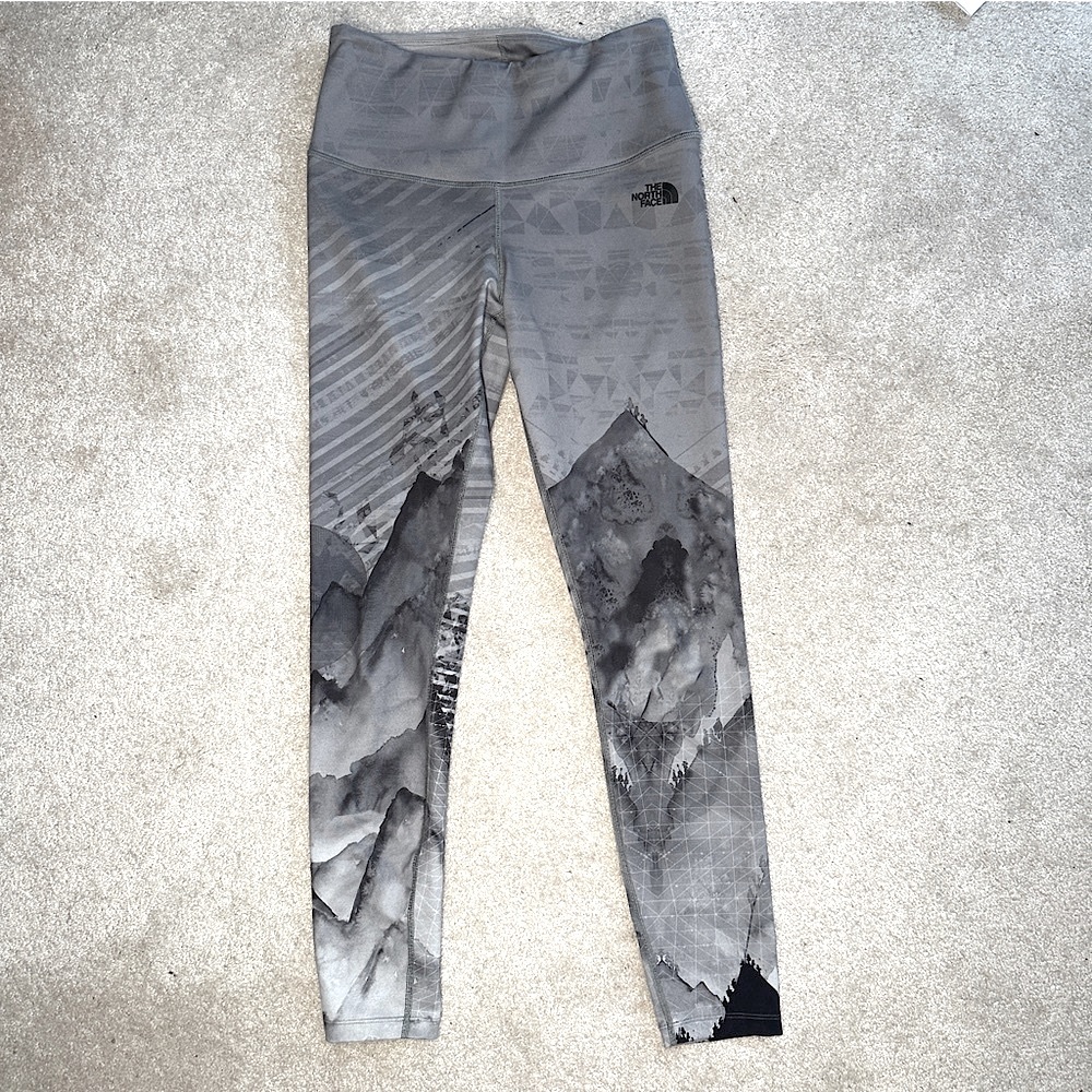 The North face mountain leggings in M